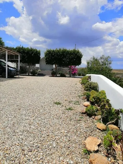 Casa Jardin. Vivienda Rural En Zona Tranquila. Villa Lucainena de las Torres